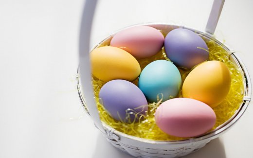 easter-basket-with-eggs_
